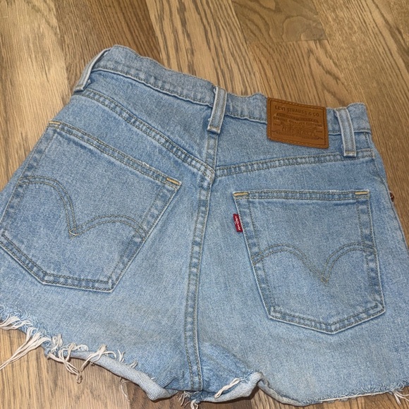 Levi's Ribcage Short - Picture 5 of 5